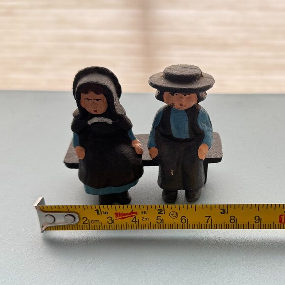 Vintage John Wright Cast Iron Amish on Bench - paper weight - Picture 4 of 6